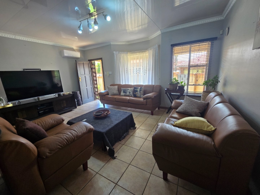 4 Bedroom Property for Sale in Heuwelsig Free State